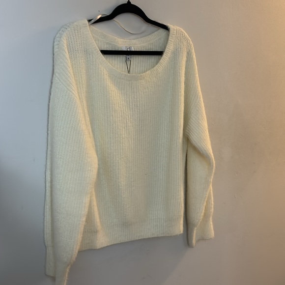 NWT KAWALATEE OFF THE SHOULDER KNIT - Picture 14 of 14